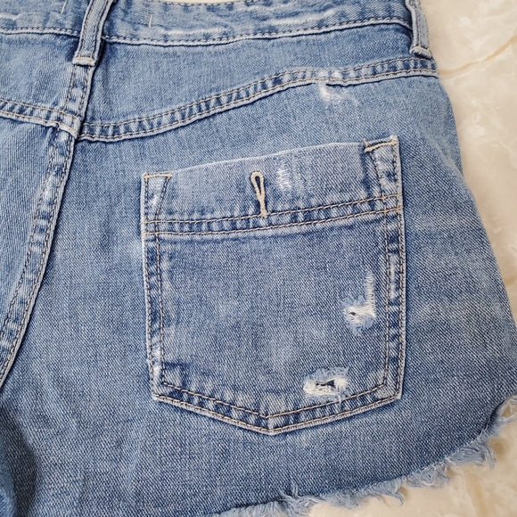 Free People Distressed Blue Jean Denim Shorts Sz 26 - Picture 8 of 9